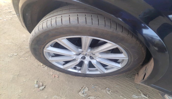 2016 Volvo XC 90 D5 Inscription, Diesel, Automatic, 1,66,024 km, tyre