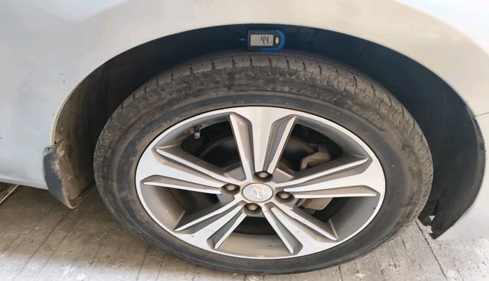 2017 Hyundai Verna 1.6 VTVT SX, Petrol, Manual, 54,231 km, tyre
