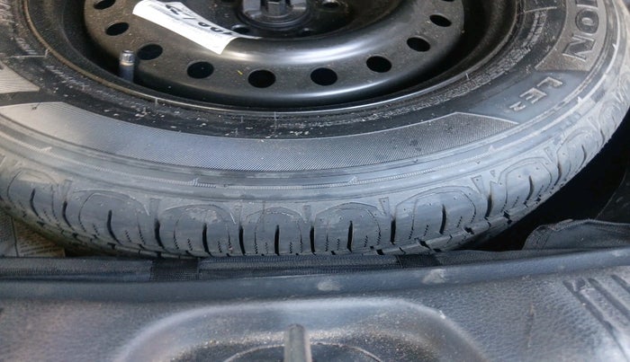 2018 Jeep Compass LIMITED 2.0 DIESEL, Diesel, Manual, 1,16,408 km, tyre