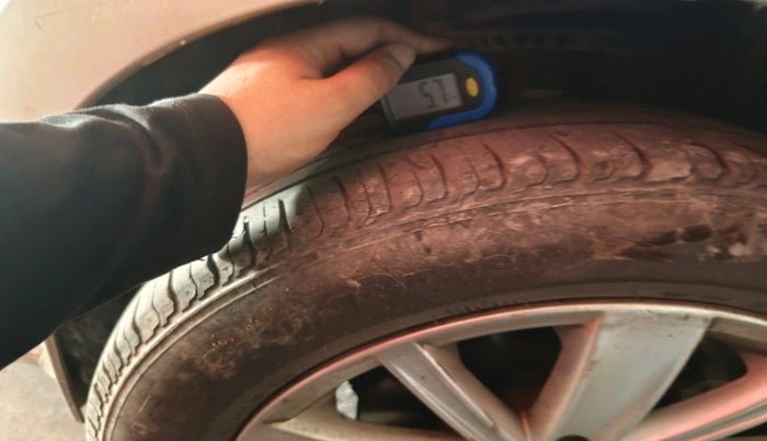 2016 Volkswagen Vento HIGHLINE PETROL AT, Petrol, Automatic, 66,847 km, tyre