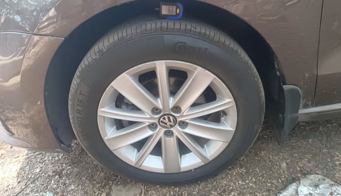2016 Volkswagen Vento HIGHLINE 1.5 AT, Diesel, Automatic, 75,305 km, tyre
