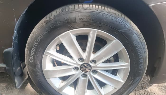 2016 Volkswagen Vento HIGHLINE 1.5 AT, Diesel, Automatic, 75,305 km, tyre