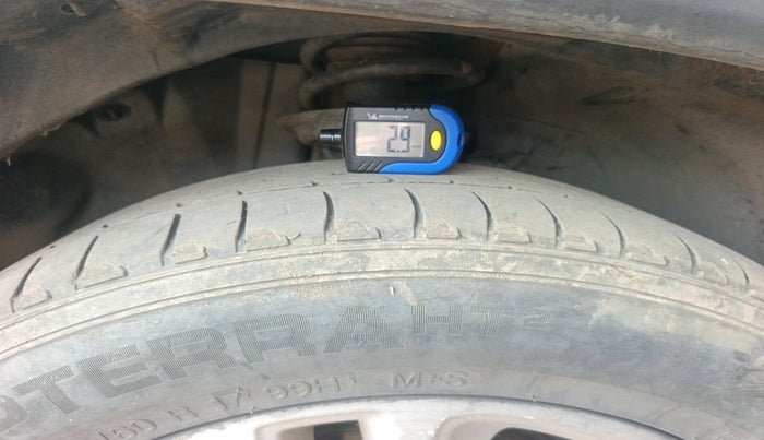 2017 Jeep Compass LIMITED 2.0 DIESEL 4X4, Diesel, Manual, 2,87,492 km, tyre