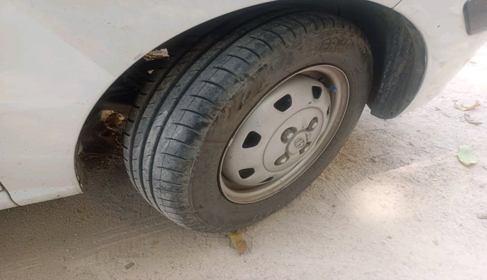 2011 Hyundai Santro Xing GL PLUS, CNG, Manual, 65,494 km, tyre