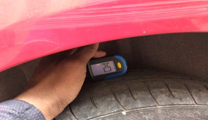 2011 Skoda Fabia CLASSIC 1.2 MPI, Petrol, Manual, 77,305 km, tyre