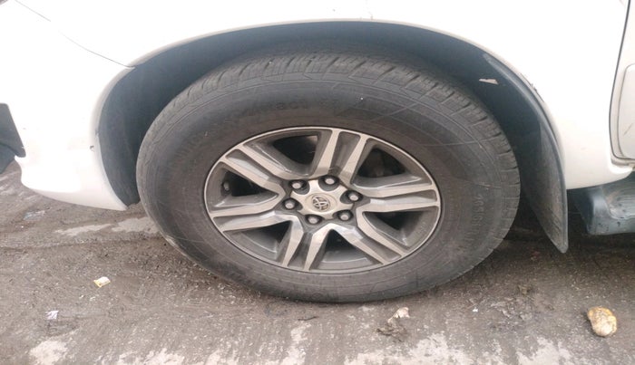 2014 Toyota Fortuner 3.0 4X2 MT, Diesel, Manual, 1,96,824 km, tyre