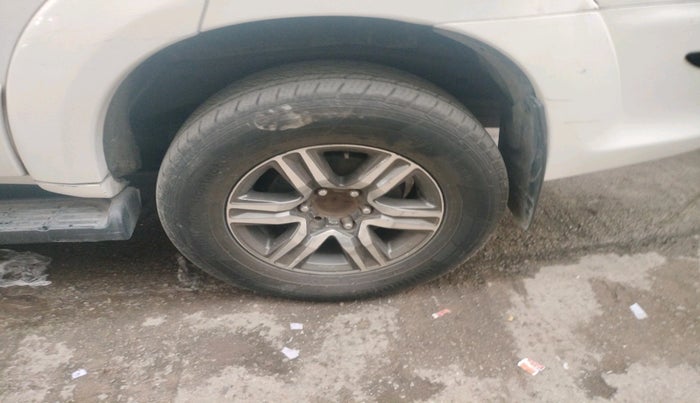 2014 Toyota Fortuner 3.0 4X2 MT, Diesel, Manual, 1,96,824 km, tyre