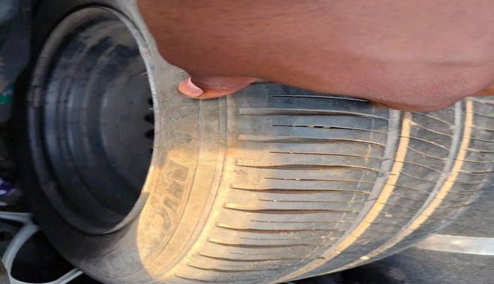 2020 Maruti Baleno SIGMA PETROL 1.2, CNG, Manual, 2,23,620 km, tyre