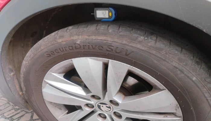 2021 Skoda KUSHAQ AMBITION 1.0L TSI AT, Petrol, Automatic, 95,697 km, tyre