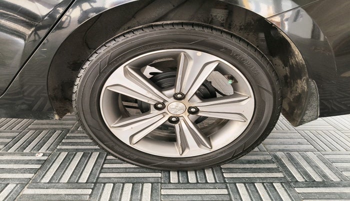 2019 Hyundai Verna 1.6 VTVT SX, Petrol, Manual, 97,128 km, tyre