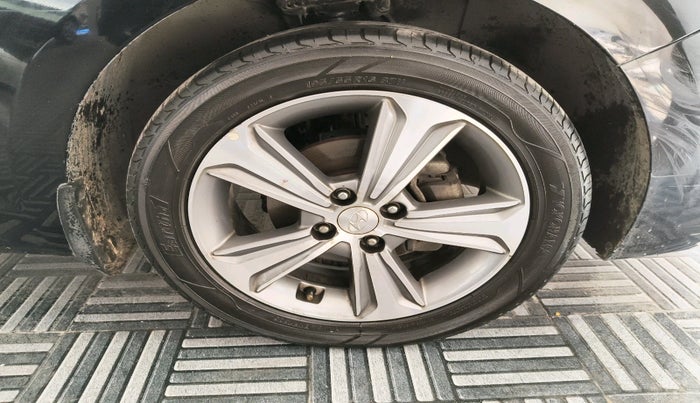 2019 Hyundai Verna 1.6 VTVT SX, Petrol, Manual, 97,128 km, tyre