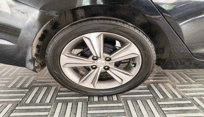 2019 Hyundai Verna 1.6 VTVT SX, Petrol, Manual, 97,128 km, tyre