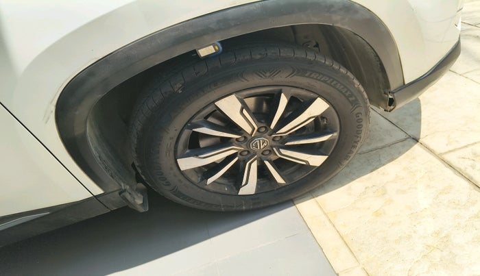 2020 MG HECTOR SHARP 1.5 DCT PETROL, Petrol, Automatic, 70,075 km, tyre