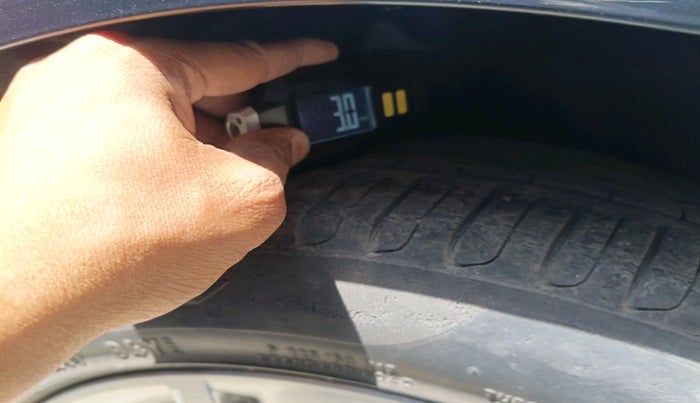 2011 Audi A4 1.8 TFSI MULTITRONIC, Petrol, Automatic, 19,199 km, tyre