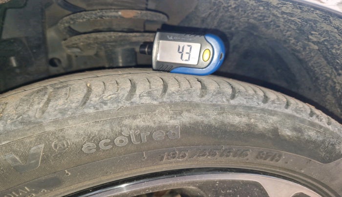 2022 Tata ALTROZ XZ PLUS PETROL DARK EDITION, Petrol, Manual, 60,009 km, tyre