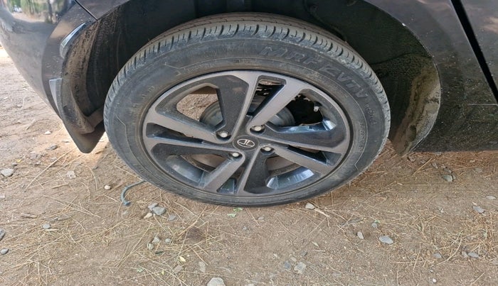 2022 Tata ALTROZ XZ PLUS PETROL DARK EDITION, Petrol, Manual, 60,009 km, tyre