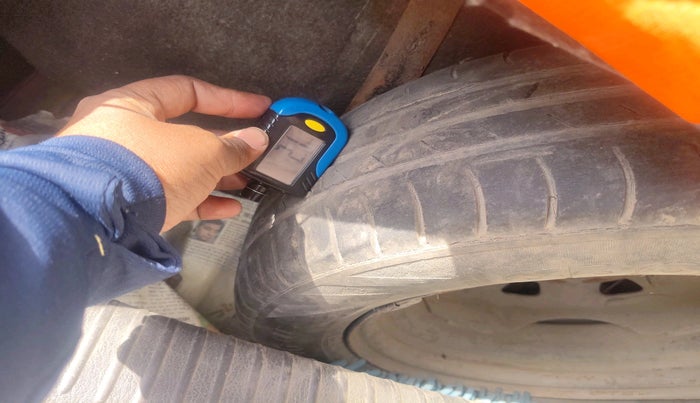 2013 Hyundai Santro Xing GL, CNG, Manual, 95,041 km, tyre