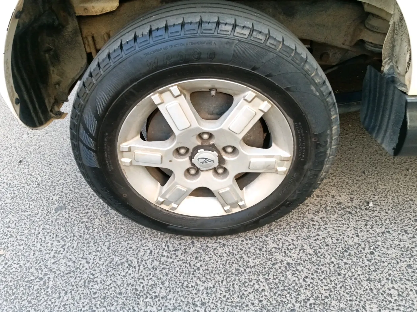 2013 Mahindra Quanto C8, Diesel, Manual, 90,433 km, tyre