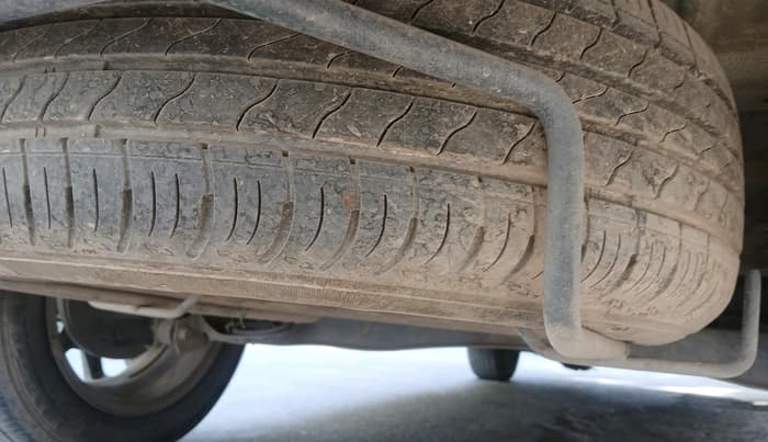 2022 Maruti XL6 ZETA CNG, CNG, Manual, 61,349 km, tyre