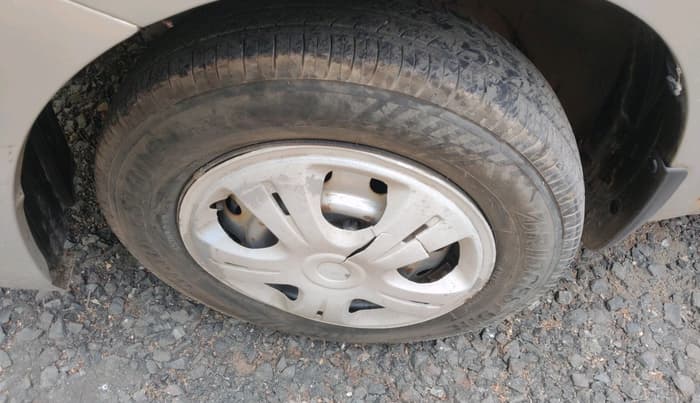 2016 Maruti Wagon R 1.0 LXI CNG, CNG, Manual, 27,870 km, tyre