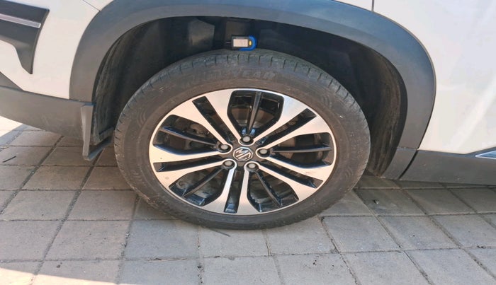 2023 MG HECTOR SHARP 2.0 DIESEL, Diesel, Manual, 47,623 km, tyre