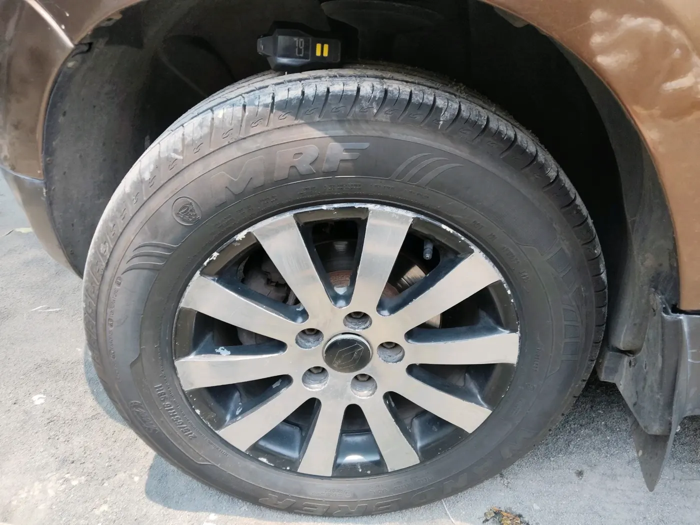 2013 Renault Duster 85 PS RXL DIESEL, Diesel, Manual, 1,15,404 km, tyre