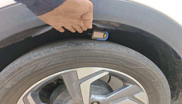 2019 Hyundai Creta SX AT 1.6 PETROL, Petrol, Automatic, 1,39,017 km, tyre