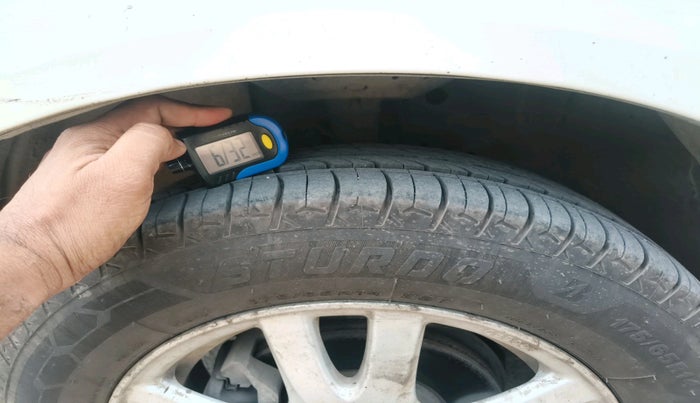 2013 Honda Brio V MT, Petrol, Manual, 61,530 km, tyre