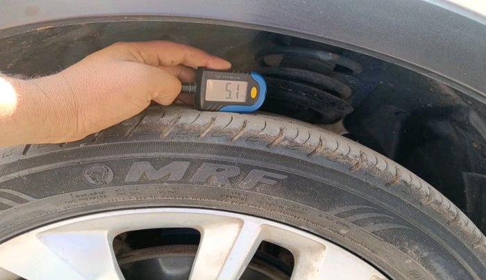 2020 Mahindra XUV300 W8 1.2 PETROL, Petrol, Manual, 53,308 km, tyre