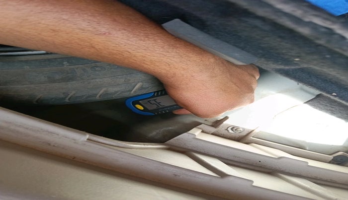 2020 Mahindra XUV300 W8 1.2 PETROL, Petrol, Manual, 53,308 km, tyre