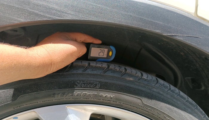 2020 Mahindra XUV300 W8 1.2 PETROL, Petrol, Manual, 53,308 km, tyre