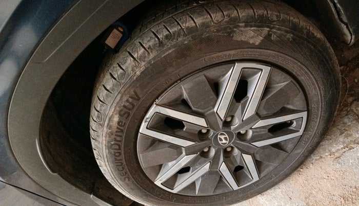2021 Hyundai VENUE SX 1.5 CRDI, Diesel, Manual, 1,32,937 km, tyre