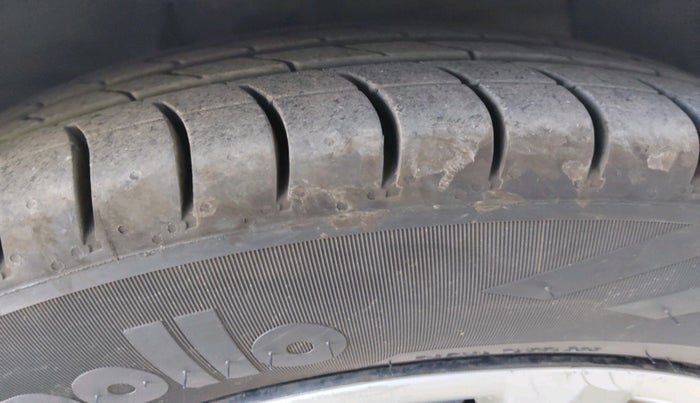 2016 Hyundai Grand i10 SPORTZ 1.2 KAPPA VTVT, CNG, Manual, 90,381 km, tyre