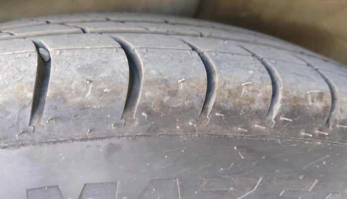 2016 Hyundai Grand i10 SPORTZ 1.2 KAPPA VTVT, CNG, Manual, 90,381 km, tyre