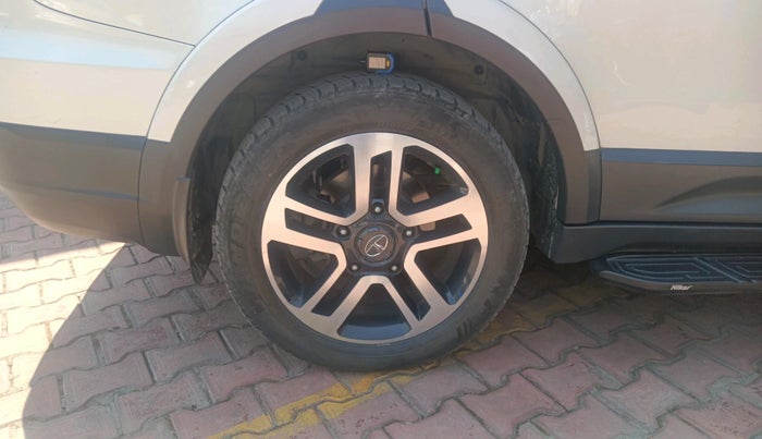 2019 Tata Hexa XTA 4X2 6 STR, Diesel, Automatic, 43,167 km, tyre