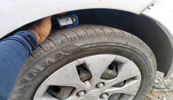 2014 Hyundai Xcent S 1.2, CNG, Manual, 1,38,335 km, tyre