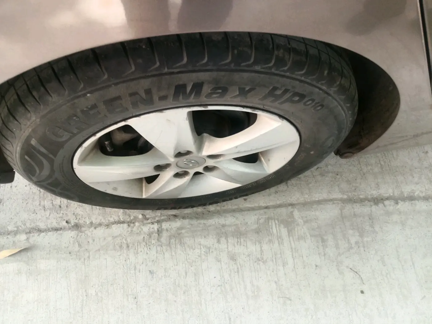 2013 Hyundai New Elantra 1.8 SX AT VTVT, Petrol, Automatic, 61,748 km, tyre