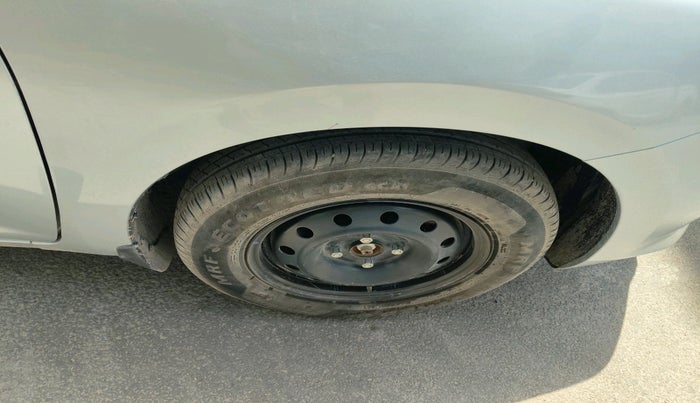 2024 Maruti Swift VXi (O) AMT, Petrol, Automatic, 8,887 km, tyre