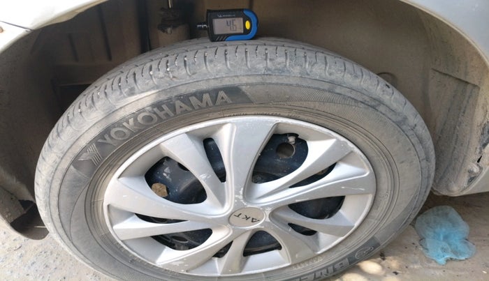 2013 Maruti Swift VXI, Petrol, Manual, 1,02,101 km, tyre