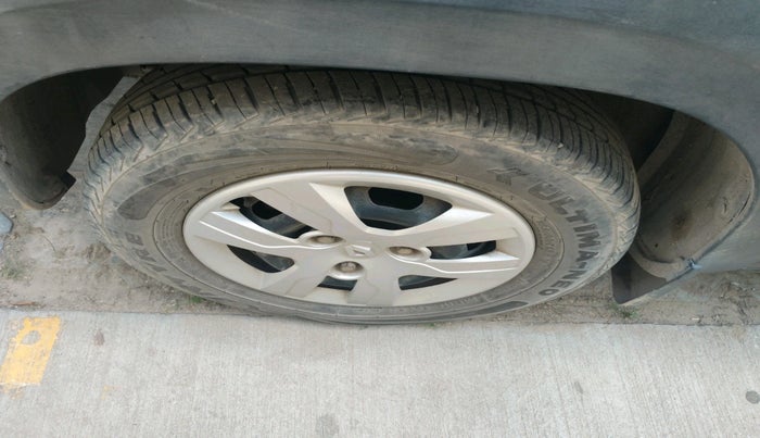 2018 Renault Kwid RXT 1.0 AMT (O), Petrol, Automatic, 36,703 km, tyre