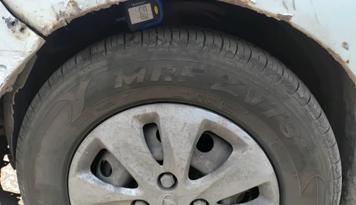 2011 Hyundai i10 MAGNA 1.2, CNG, Manual, 2,10,643 km, tyre
