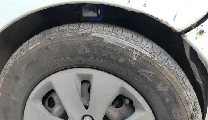 2011 Hyundai i10 MAGNA 1.2, CNG, Manual, 2,10,643 km, tyre