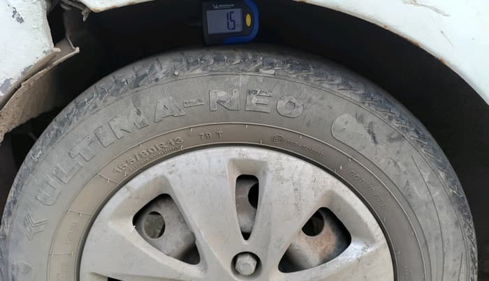 2011 Hyundai i10 MAGNA 1.2, CNG, Manual, 2,10,643 km, tyre