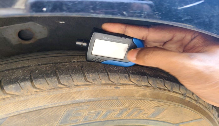 2012 Hyundai i10 MAGNA 1.2, Petrol, Manual, 98,492 km, tyre