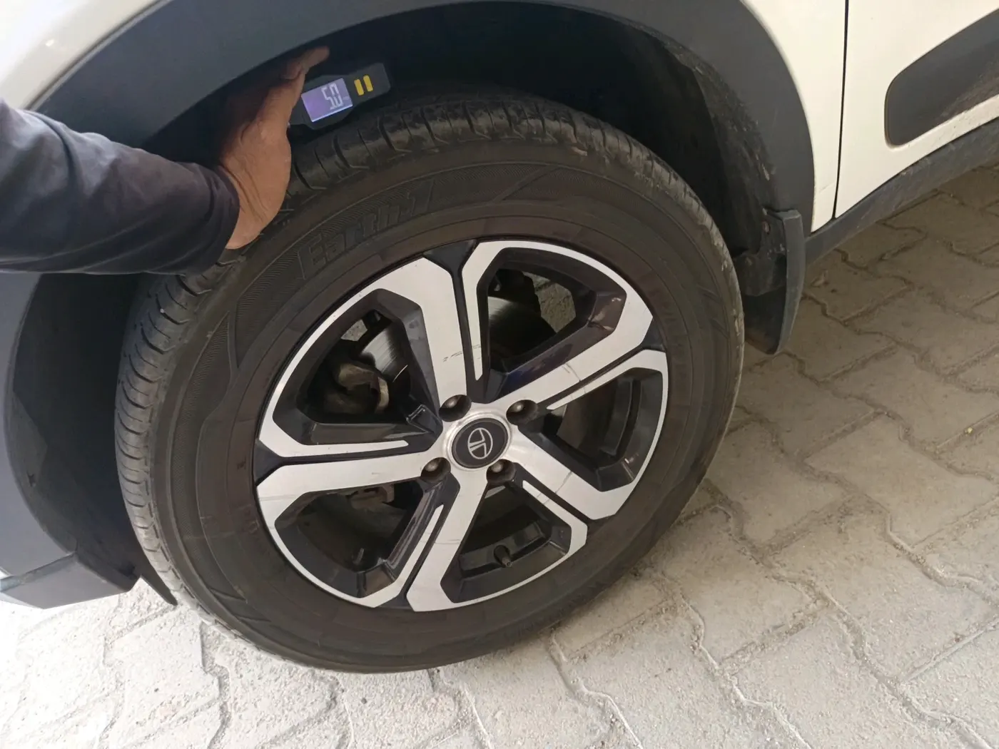 2021 Tata NEXON XZA PLUS PETROL, Petrol, Automatic, 67,500 km, tyre