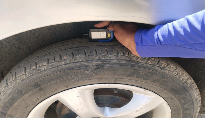 2013 Skoda Rapid ACTIVE 1.6 TDI CR MT, Diesel, Manual, 1,39,914 km, tyre