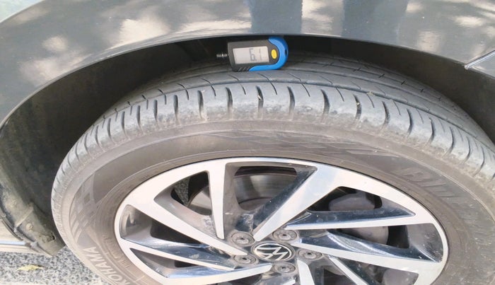 2023 Volkswagen VIRTUS TOPLINE TSI 1.0 AT, Petrol, Automatic, 59,251 km, tyre