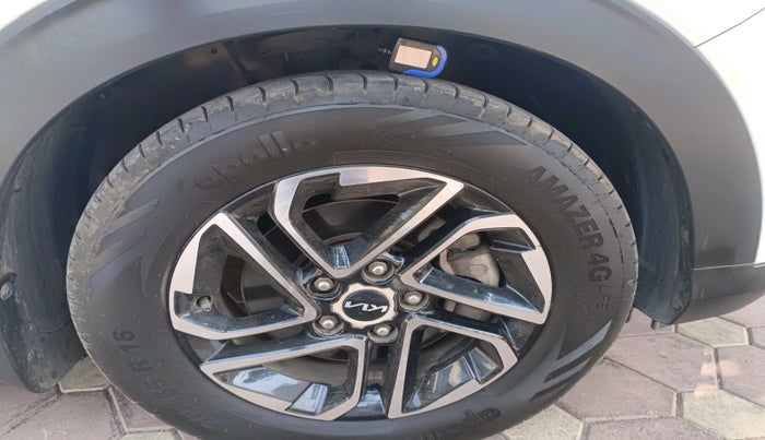 2022 KIA CARENS PRESTIGE PLUS 1.5 DIESEL 7 STR, Diesel, Manual, 60,484 km, tyre