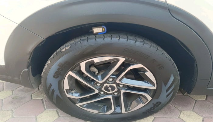 2022 KIA CARENS PRESTIGE PLUS 1.5 DIESEL 7 STR, Diesel, Manual, 60,484 km, tyre