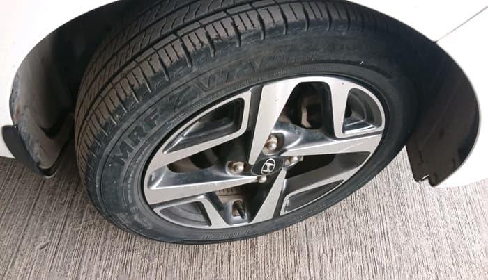2022 Hyundai AURA SX 1.2 CNG, CNG, Manual, 20,950 km, tyre